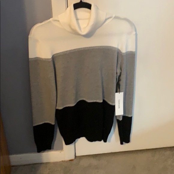 Calvin Klein Sweaters - Calvin Klein turtleneck sweater